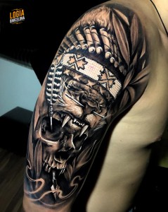 tatuaje_hombro_calavera_india_logia_barcelona_victor_losni 